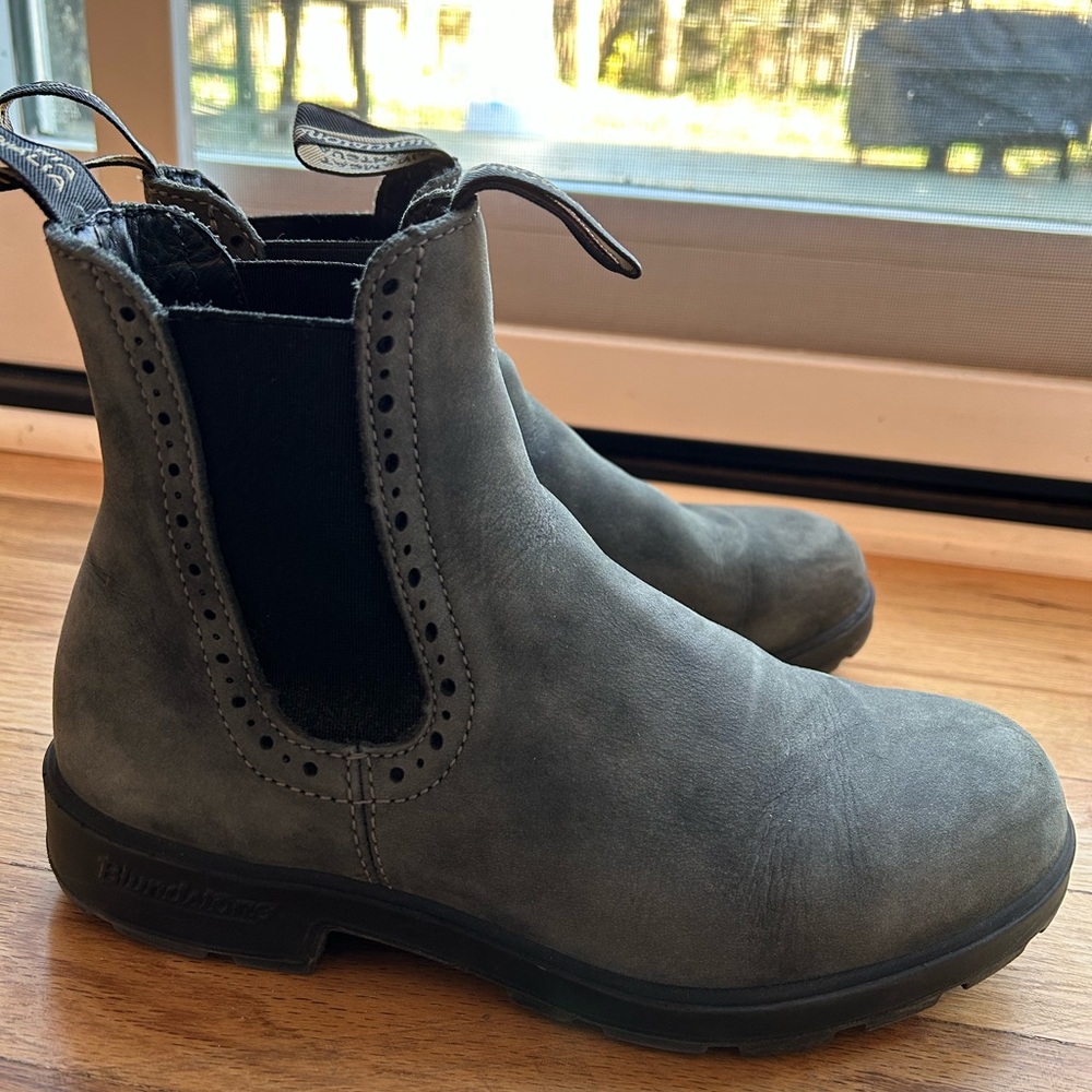 Blundstone high top boots